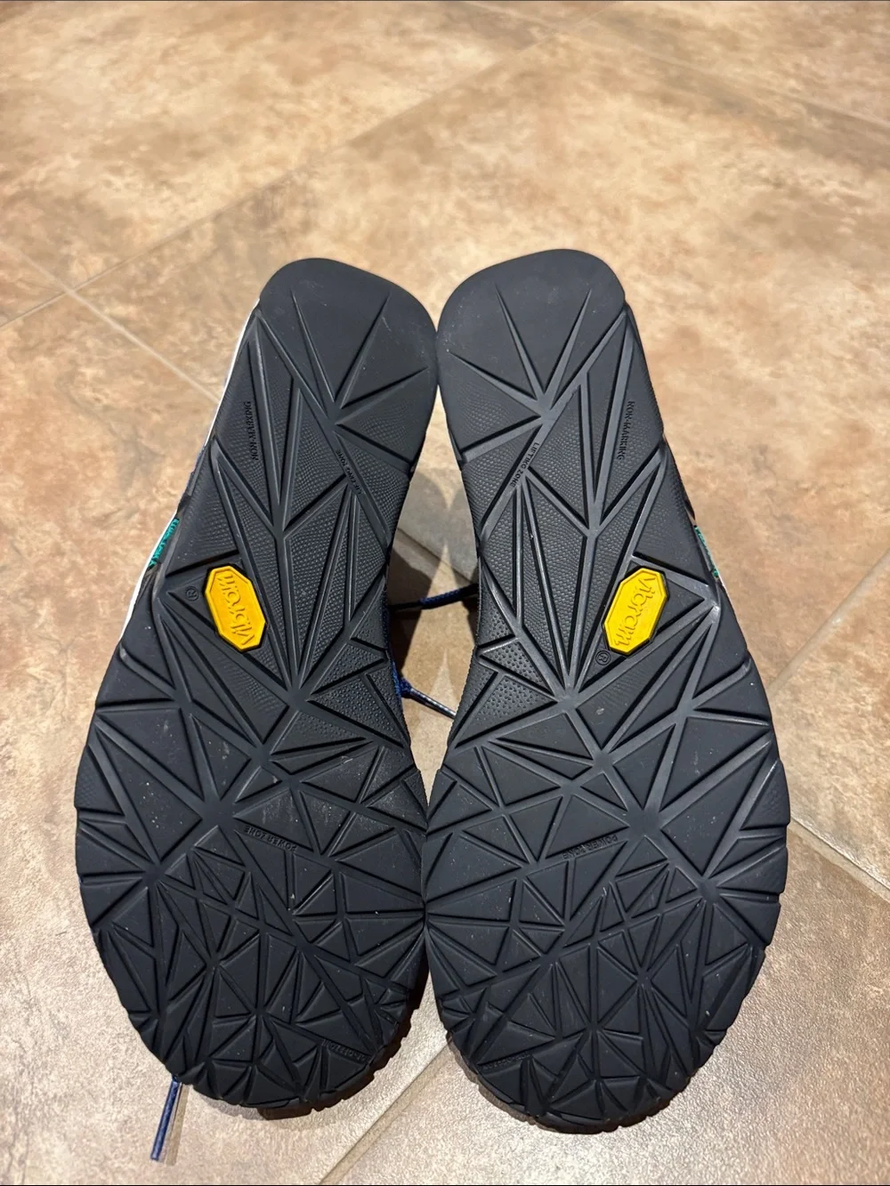 Women’s New Balance Minimus 20v7 with Vibram outsole—Size 10